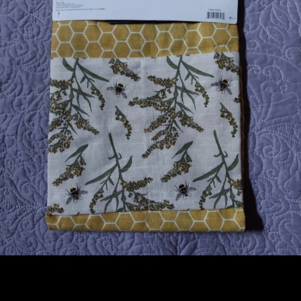 WELCOME TO OUR HIVE Farmhouse Style Full Apron BNWT RETIRED 2022